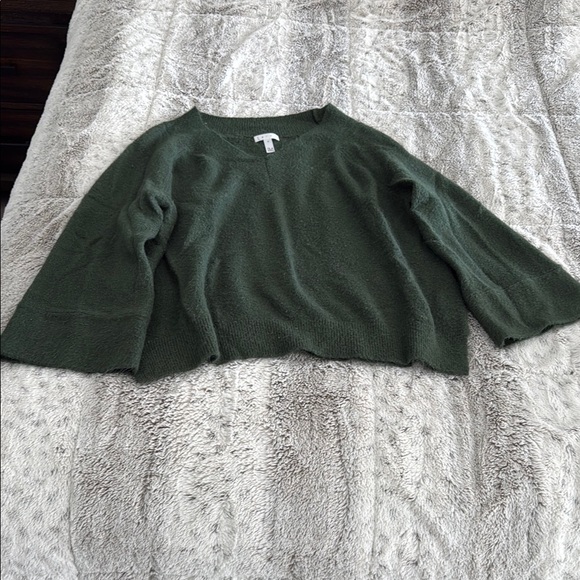 Leith Green V-Neck Sweater Relaxed Fit - Picture 1 of 2